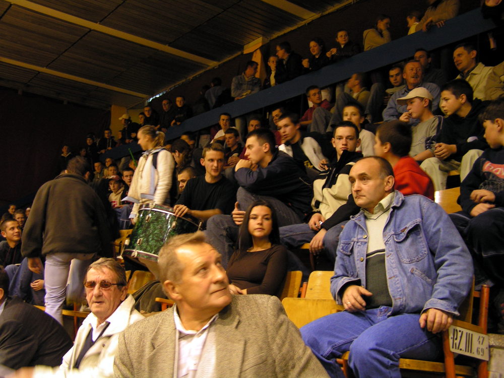 Kibice ASPR-u - pełna hala